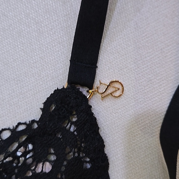 Victoria's Secret Black Lace Thong - Picture 6 of 6